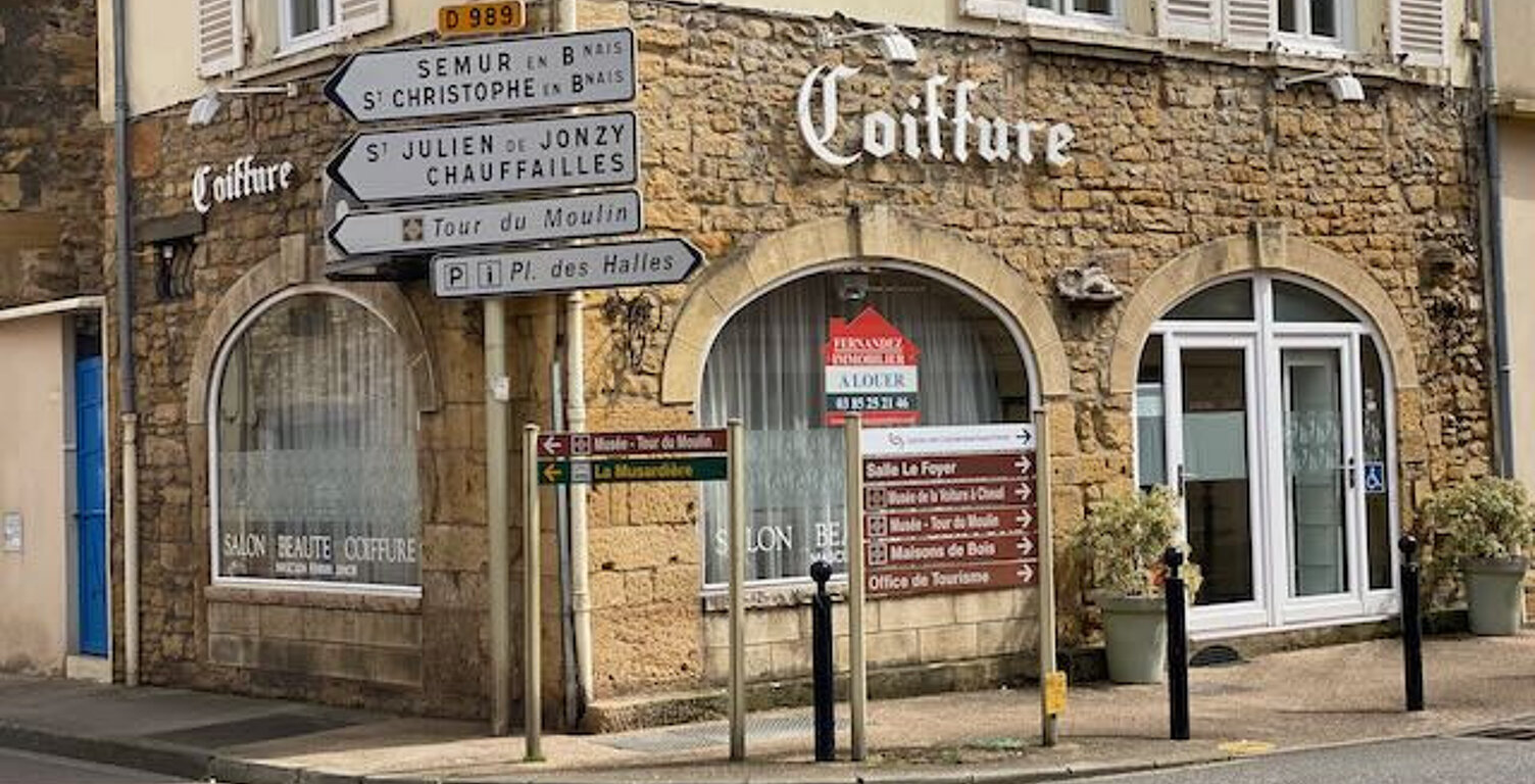 À LOUER SALON DE COIFFURE AVEC MATÉRIEL — photo 1