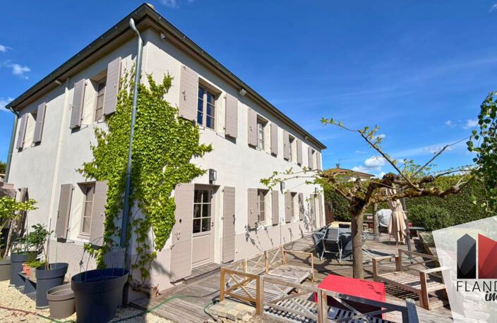 VOURLES - Villa d'exception de 200 m2 rénovée avec jardin, p — photo 2