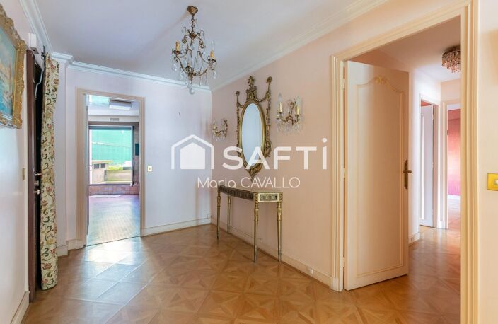 APPARTEMENT FAMILIAL TRAVERSANT AU CALME AVEC EXTÉRIEUR — photo 4