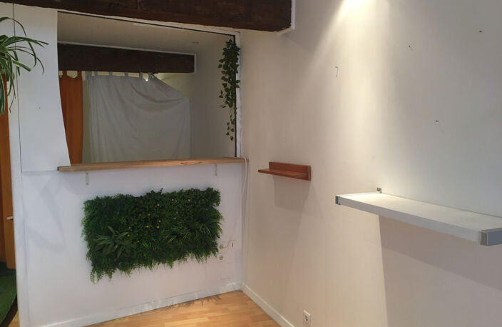 JEANNE D'ARC - Local commercial de 24m2 - 720 EUR — photo 2