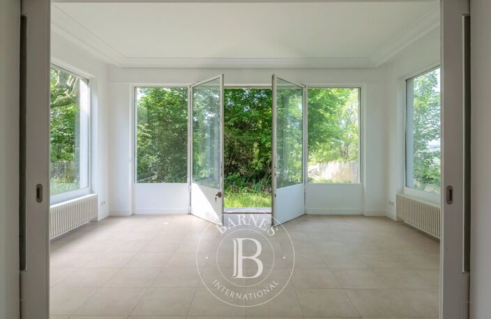 Sainte-Foy-lès-Lyon – Propriété bourgeoise rénovée avec terrain constructible de 6 093 m² — photo 5