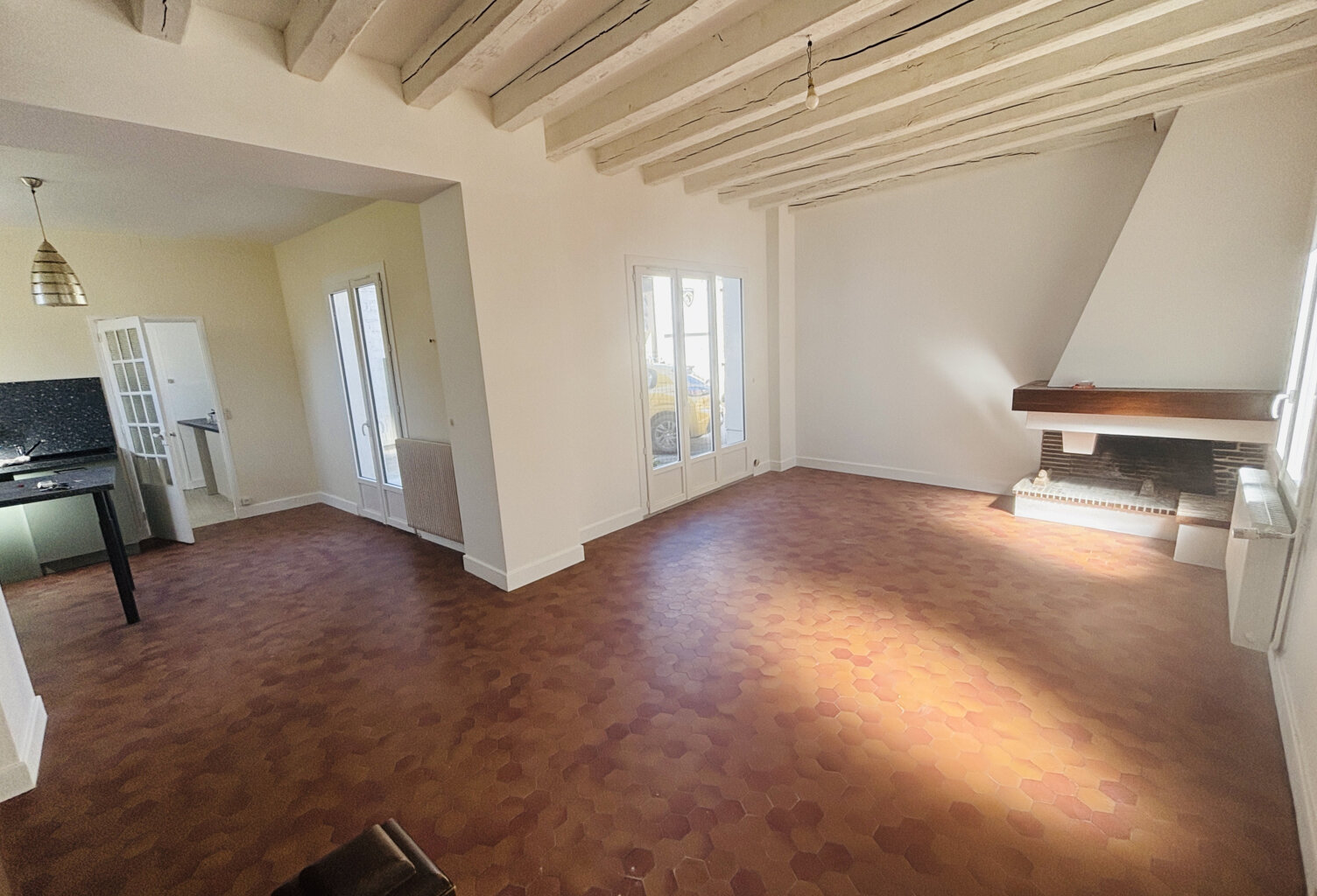 BOURGES Juranville- maison 2 chambres et un bureau -stationn — photo 1