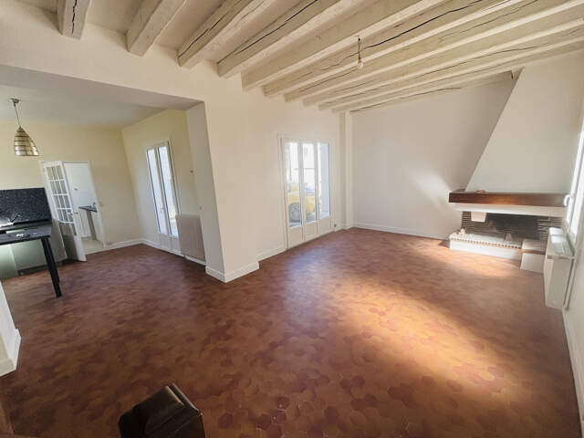 BOURGES Juranville- maison 2 chambres et un bureau -stationn — photo du bien