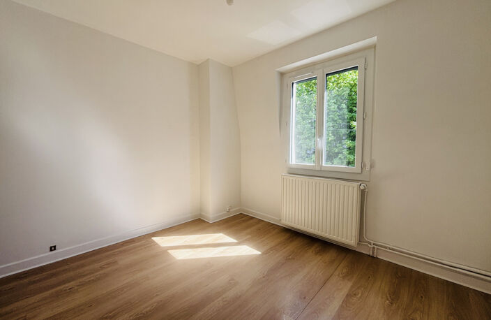 BOURGES Juranville- maison 2 chambres et un bureau -stationn — photo 5