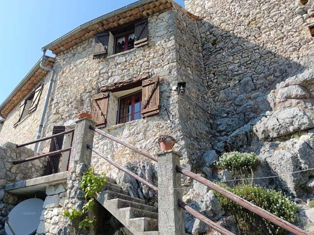 COURSEGOULES, très belle bergerie 3/4P avec jardins et grange — photo du bien