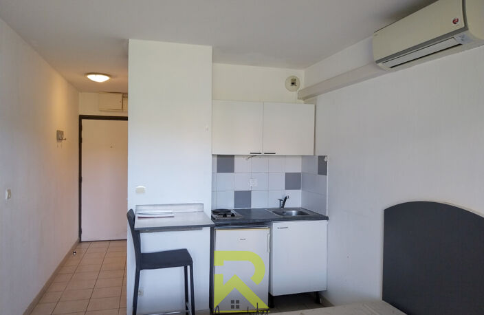 STUDIO REZ DE CHAUSSÉE TERRASSE BÉZIERS — photo 3