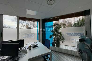 Bureau  3962 €