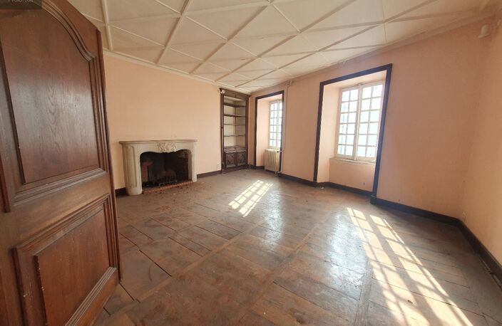 Immeuble avec trois appartements et un local commercial — photo 3