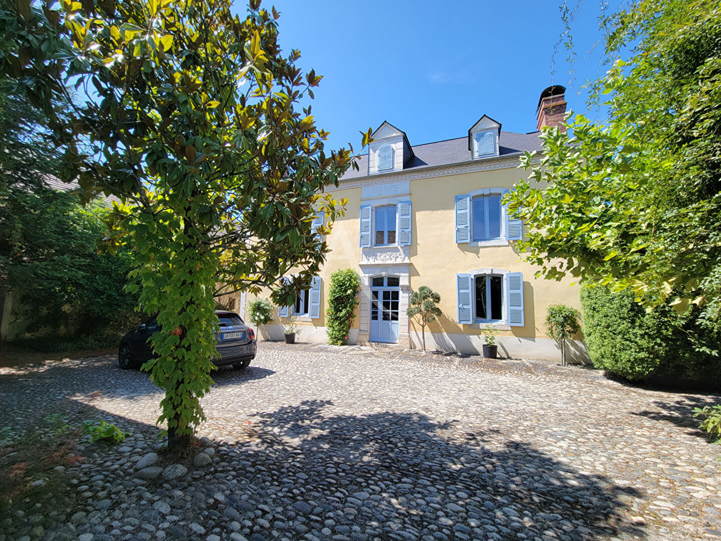 Villa / Maison  T9 à vendre Pardies-Piétat 64800