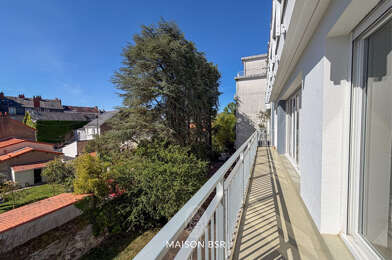 Appartement 3 pièces 243200 €