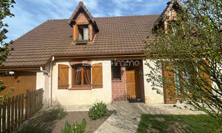 Maison 6 Pièces 133 m² à vendre à Sainte-Croix-sur-Buchy (76750)
