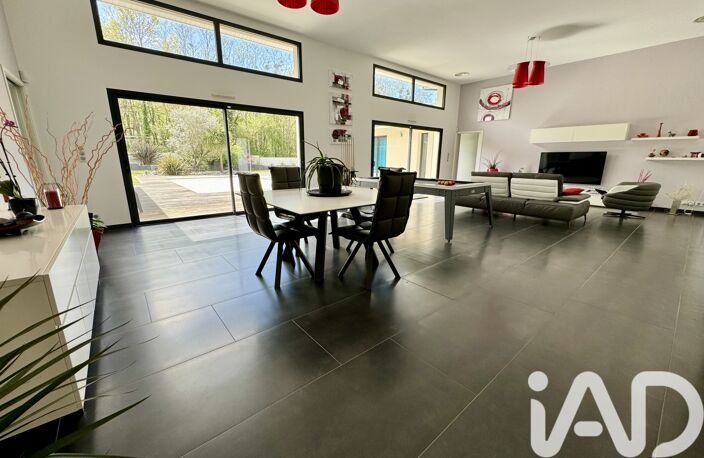 Vente Maison/villa 7 pièces — photo 2