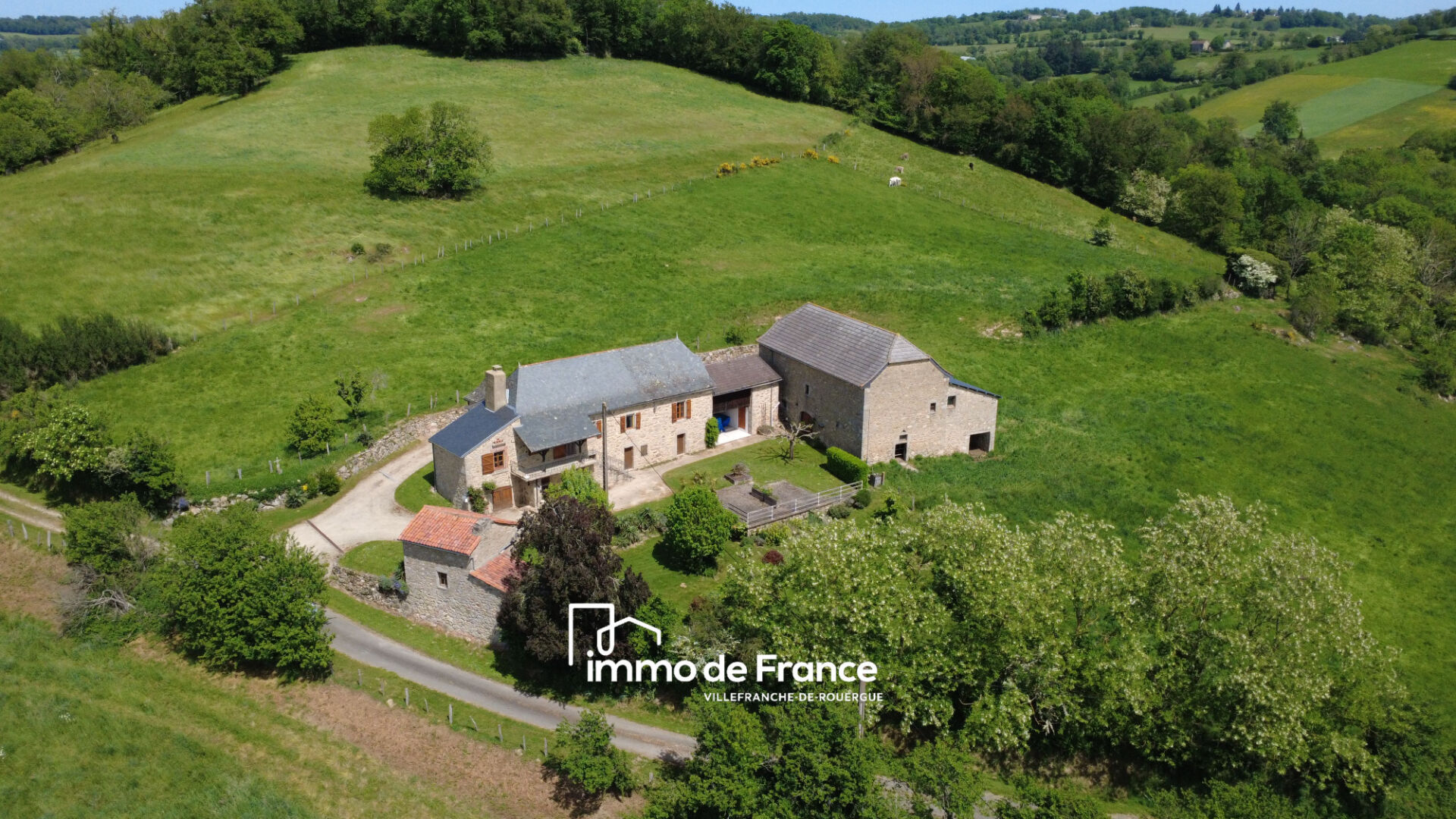 Villa / Maison  T4 à vendre Lunac 12270
