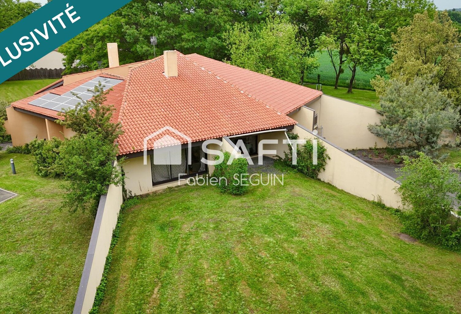 Maison d'architecte de 228 m2 édifiée sur une propriété arborée de 5384 m2 constructible au PLUI — photo 1