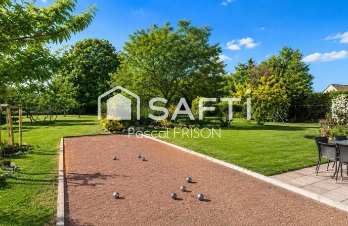 Un jardin de 2 500 m², quatre chambres et un cadre de vie exceptionnel Il ne manque plus que vous ! — photo 4