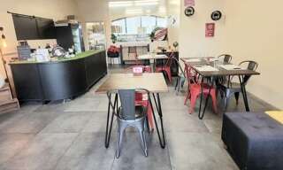 Commerce  78 m² à vendre à Carros (06510)