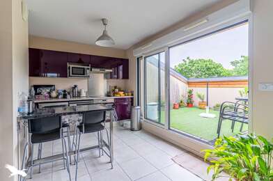 Appartement 3 pièces 296500 €