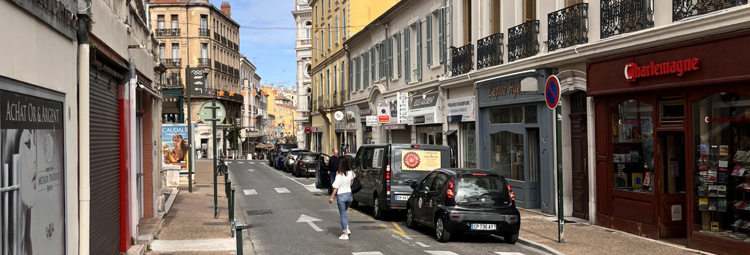 Commerce  29 m² à vendre à Hyères (83400)
