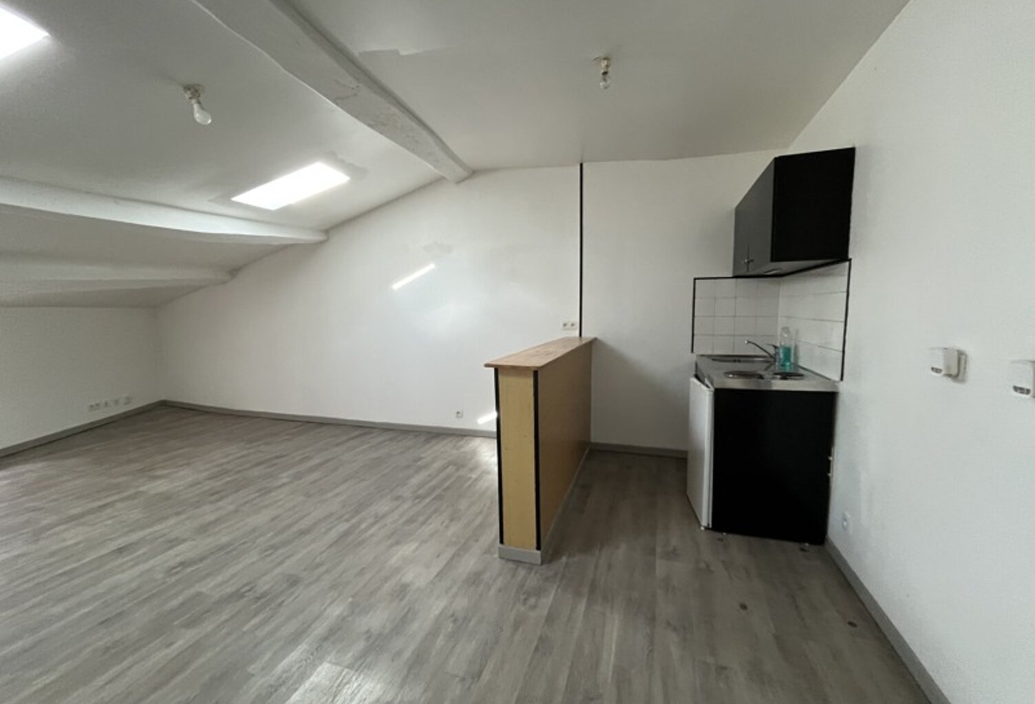 Vente immeuble   Mauzé-sur-le-Mignon (79210) — photo 1