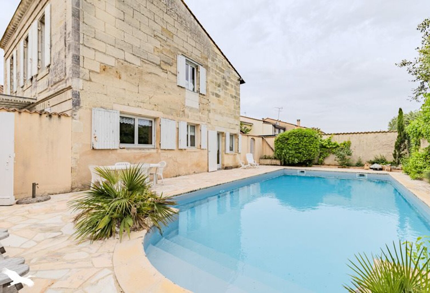 Maison en pierre de 9 pièces principales — photo 1