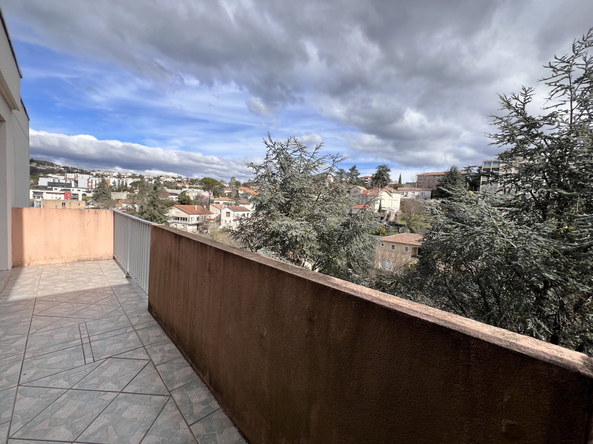 Appartement  T4 à louer Aubenas 07200
