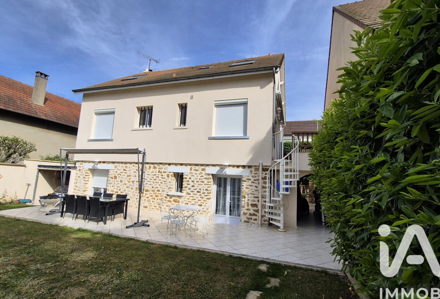 Vente Maison/villa 9 pièces — photo 1