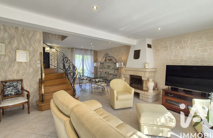 Vente Maison/villa 9 pièces — photo 2
