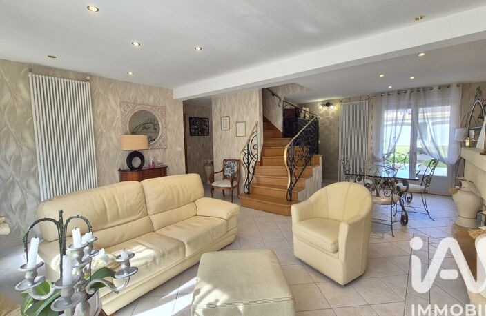 Vente Maison/villa 9 pièces — photo 3
