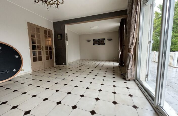 Pavillon de 7 pièces principales — photo 2