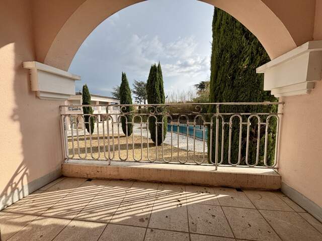 Appartement T3 dans résidence avec piscine — photo du bien