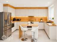 APPARTEMENT 4 PIÈCES - COUR PRIVATIVE - STATIONNEMENT — photo 2