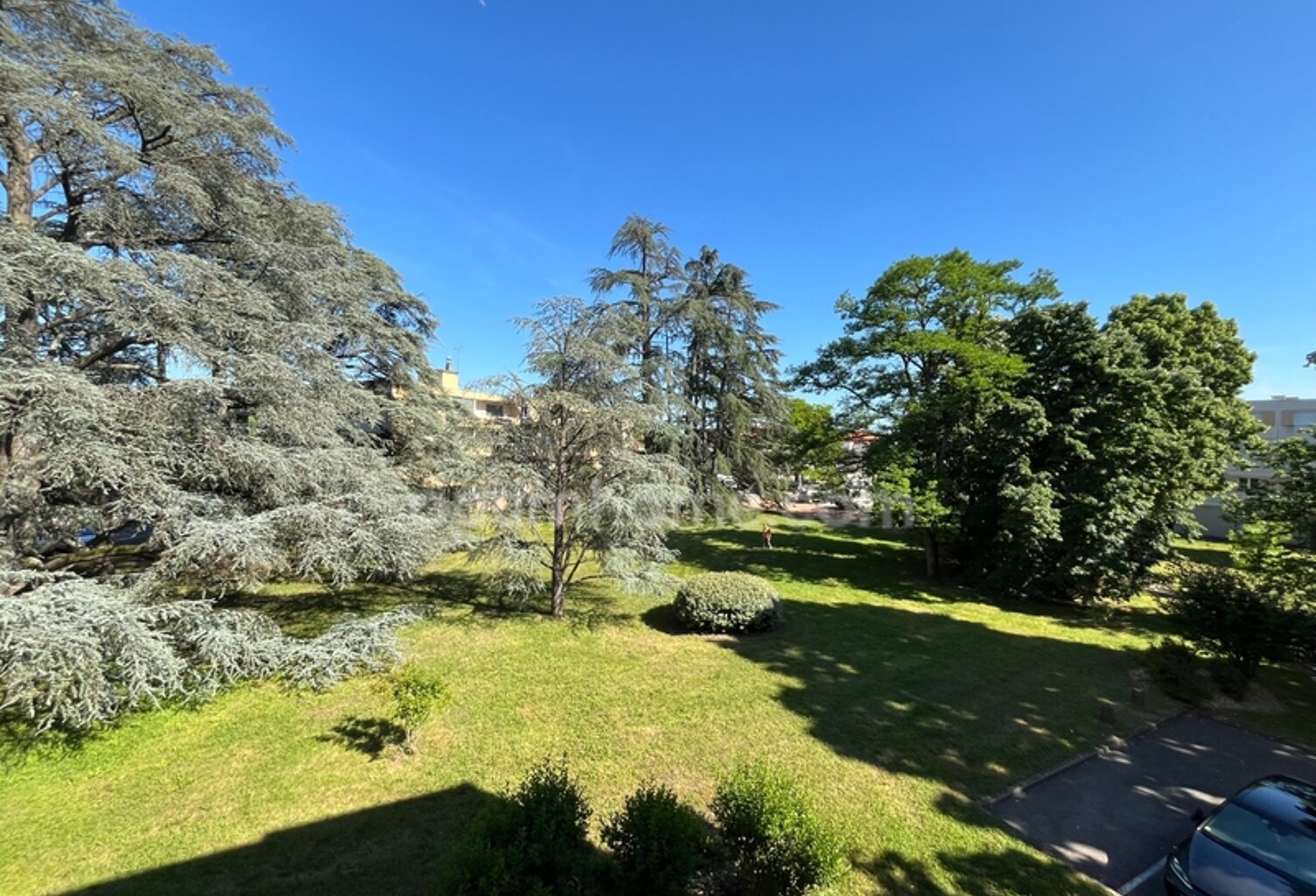 Appartement à vendre 5 pièces MEYZIEU (69) — photo 1