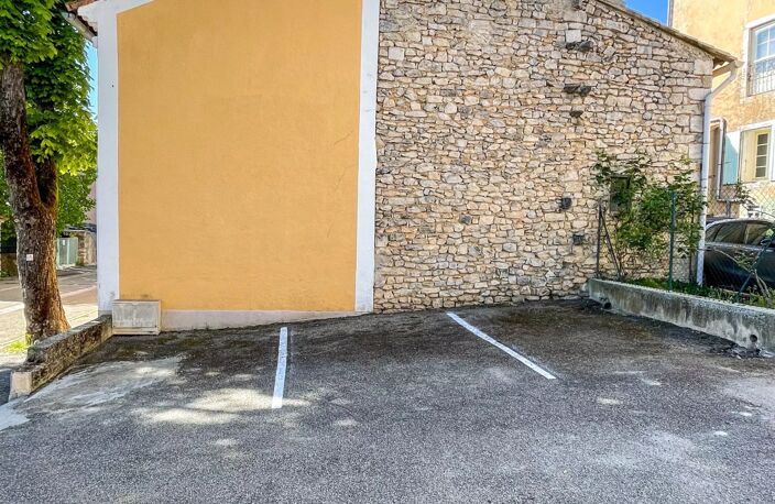 IMMEUBLE DE 124 m² HABITABLES A RENOVER - — photo 2