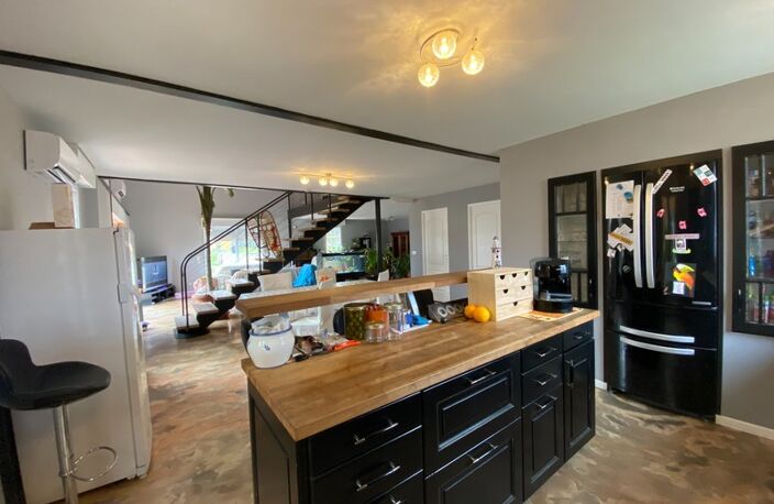 Belle maison en bois et son gîte, situation idéale ! — photo 3