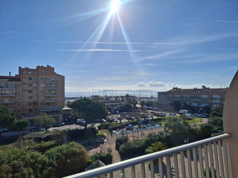 APPARTEMENT 2 PIECES en DUPLEX avec PARKING - 2 TERRASSES - — photo 1