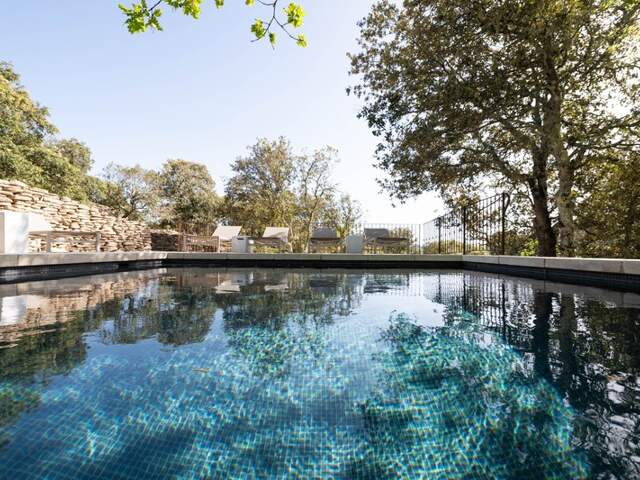 Propriete à vendre : Exceptionnel ensemble de Bories au cœur du Luberon, à Gordes (84) 3 suites, piscine — photo du bien