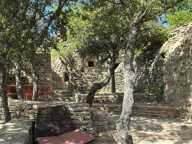 Propriete à vendre : Exceptionnel ensemble de Bories au cœur du Luberon, à Gordes (84) 3 suites, piscine — photo 3