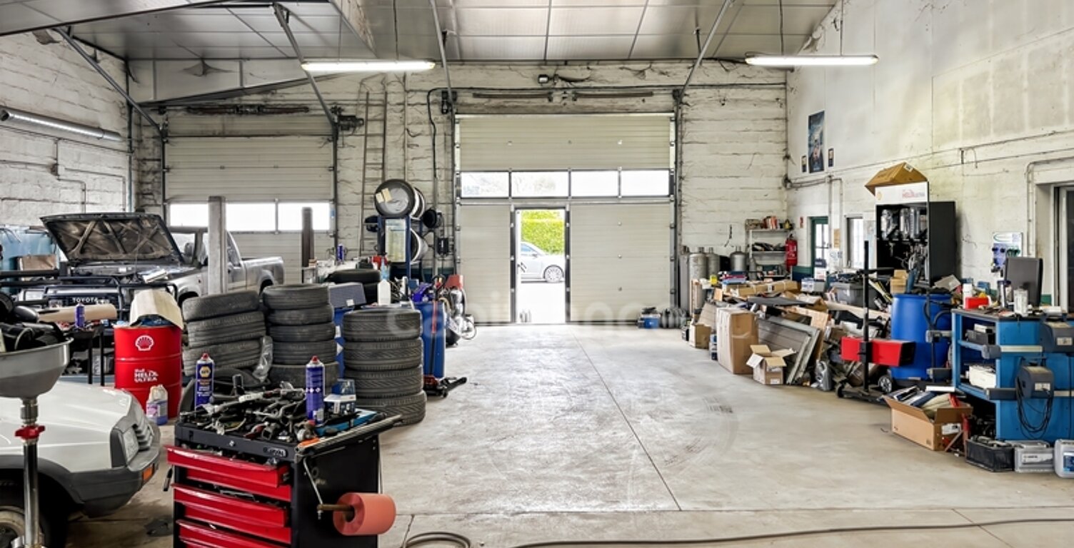 A VENDRE GARAGE AUTOMOBILE  SAINT REMY DU VAL (72) — photo 1