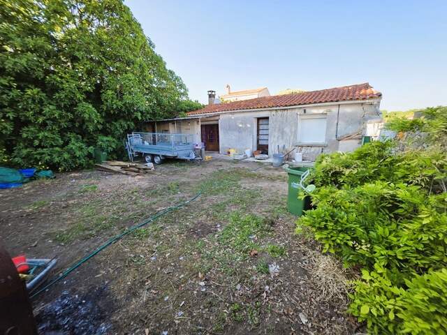 ST-GEORGES D'OLÉRON (17) cœur de village côte Ouest, A Vendre Maison ancienne en pierre surface 70m² terrain 350m² — photo du bien