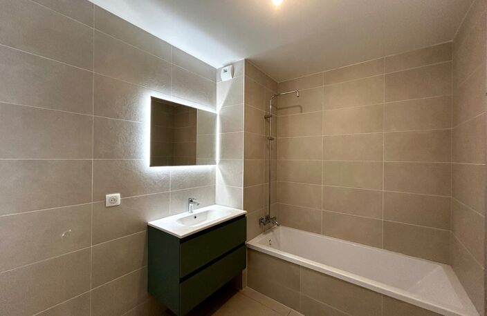 À vendre – Appartement T4 de 92,40 m² à La Roche-sur-Foron (74) — photo 4