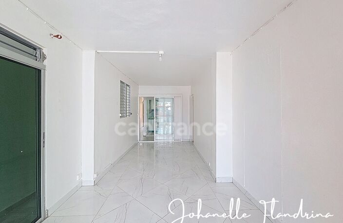 Appartement 2 chambres + 1 bureau - eau + électricité comprises - PORT LOUIS (971) — photo 2