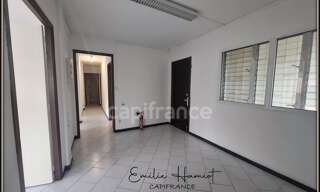 Bureau 4 Pièces 81 m² à louer à Fort-de-France (97200)