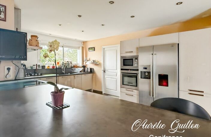 Maison d’architecte de plain-pied de 254 m² avec piscine intérieure et terrain de 3000 m² en plein cœur de Ploërmel — photo 4