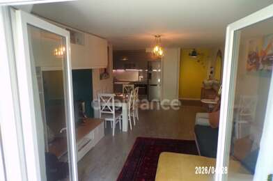 Appartement 3 pièces 234300 €