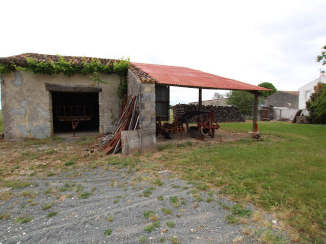 Maison à vendre 1 pièces SAINT LOUP (17) — photo du bien
