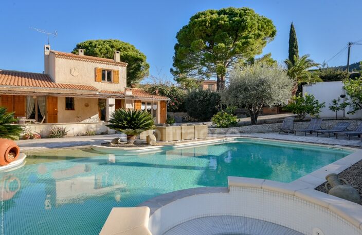 Maison à vendre 7 pièces CEYRESTE (13) piscine pool-house sur 1200 m2 de terrain — photo 2