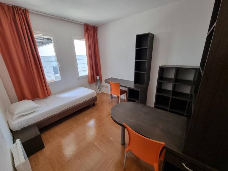 Appartement À Vendre Avignon Extra-Muros, Studio 19 m², Résidence Sainte Marthe, Face Université — photo 1