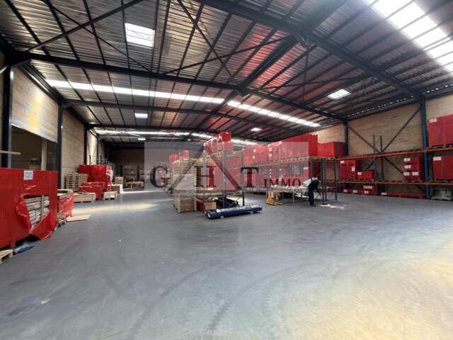 ENTREPOT 2100M2 A VENDRE LISSES — photo du bien