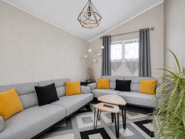 Maison de 6 pièces de 140 m² et 70 m2 de combles aménageables — photo du bien