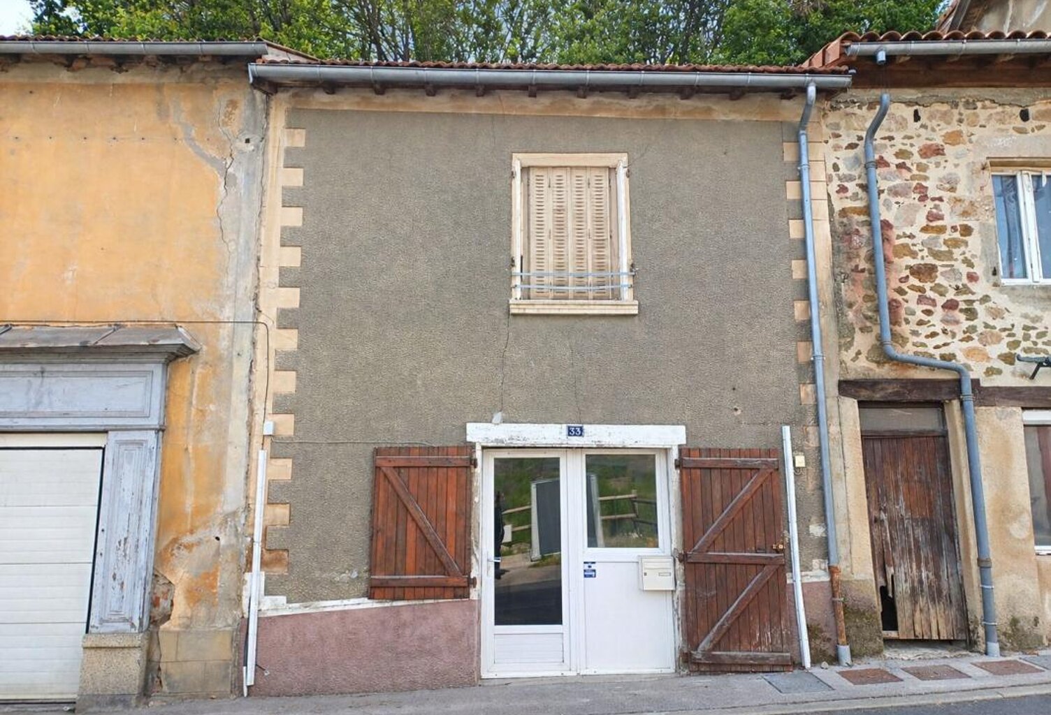 Maison à rénover – Gros potentiel en plein centre de Firmi — photo 1
